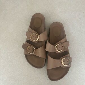 Cushionaire Women's Brown Sandals with Buckle Straps Size 11